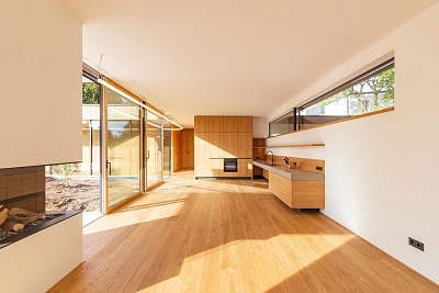 Inneraumansicht des Wohn-Essbereiches eines Holzbau Einfamilienhauses