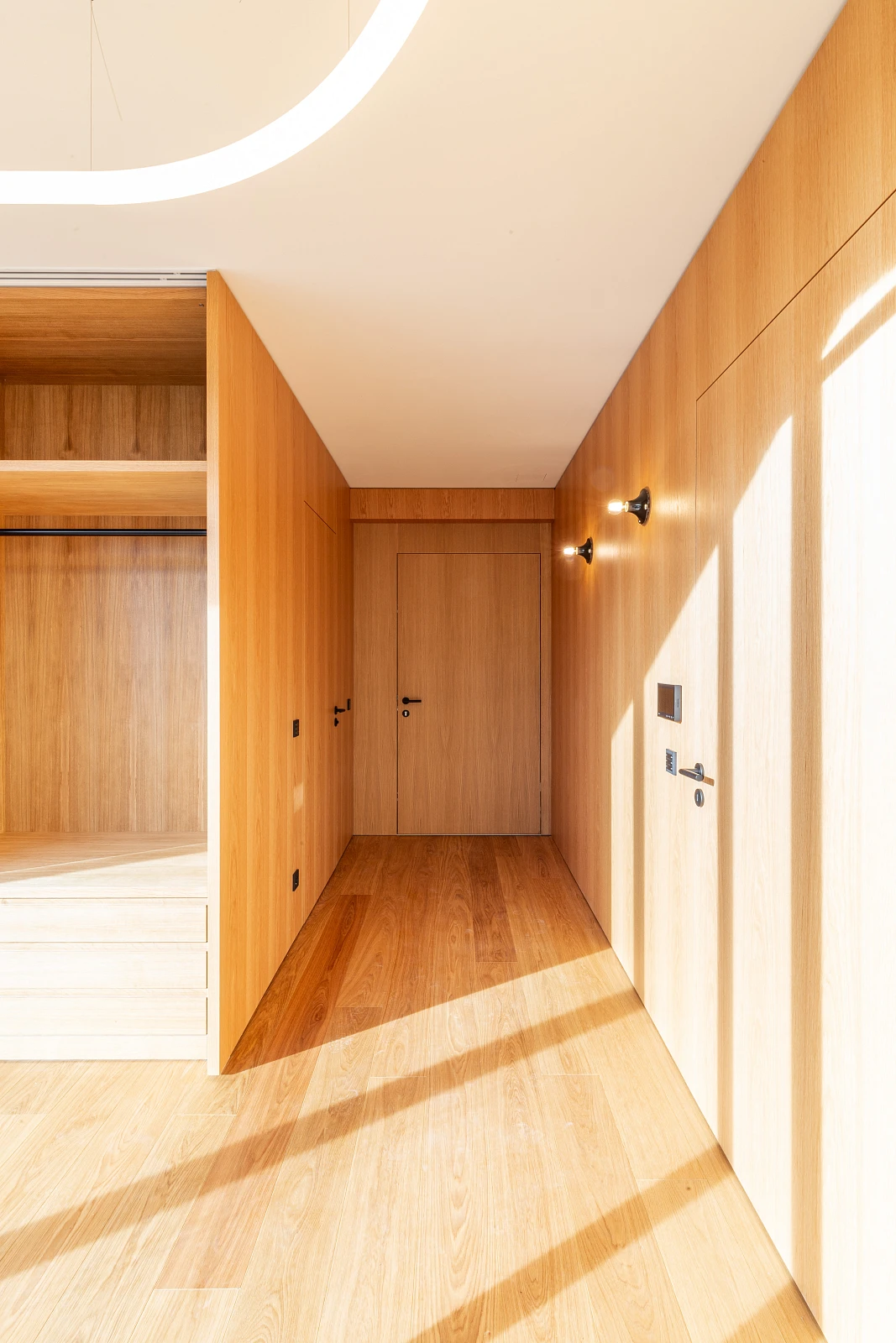 Inneraumansicht des Flures eines Holzbau Einfamilienhauses