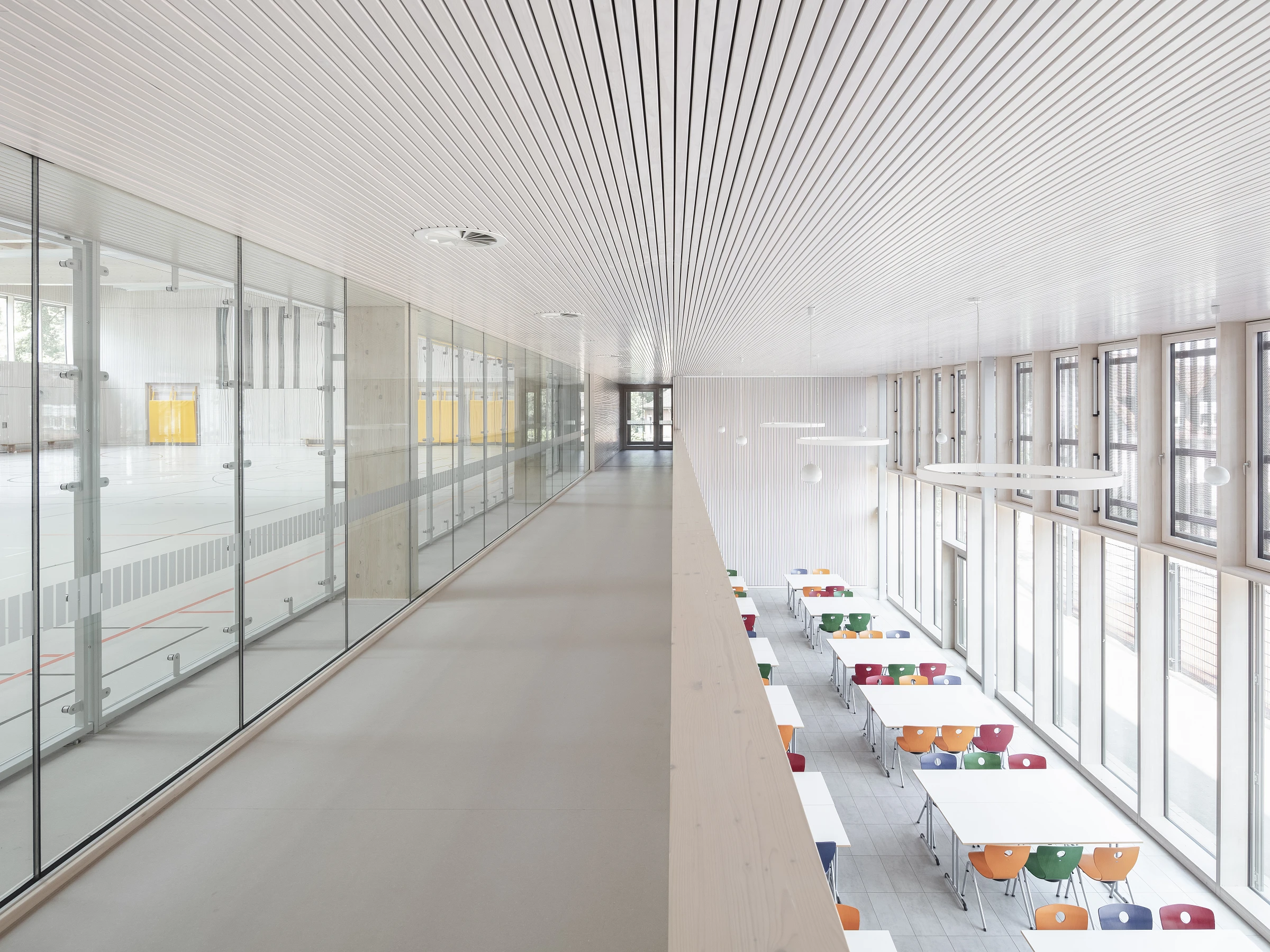 Innenansicht Mensabereich der Sporthalle