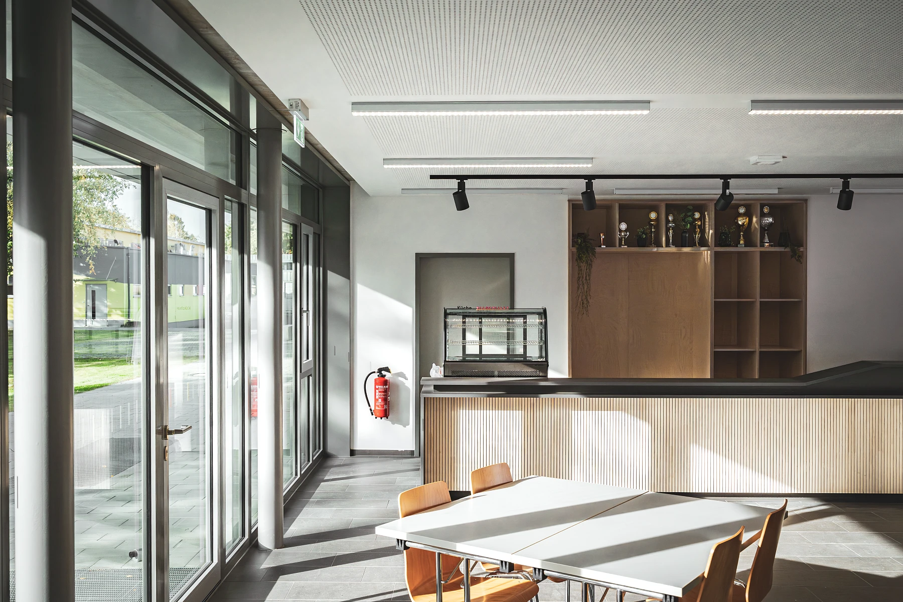 Innenansicht Foyerbereich in der Dreifachsporthalle