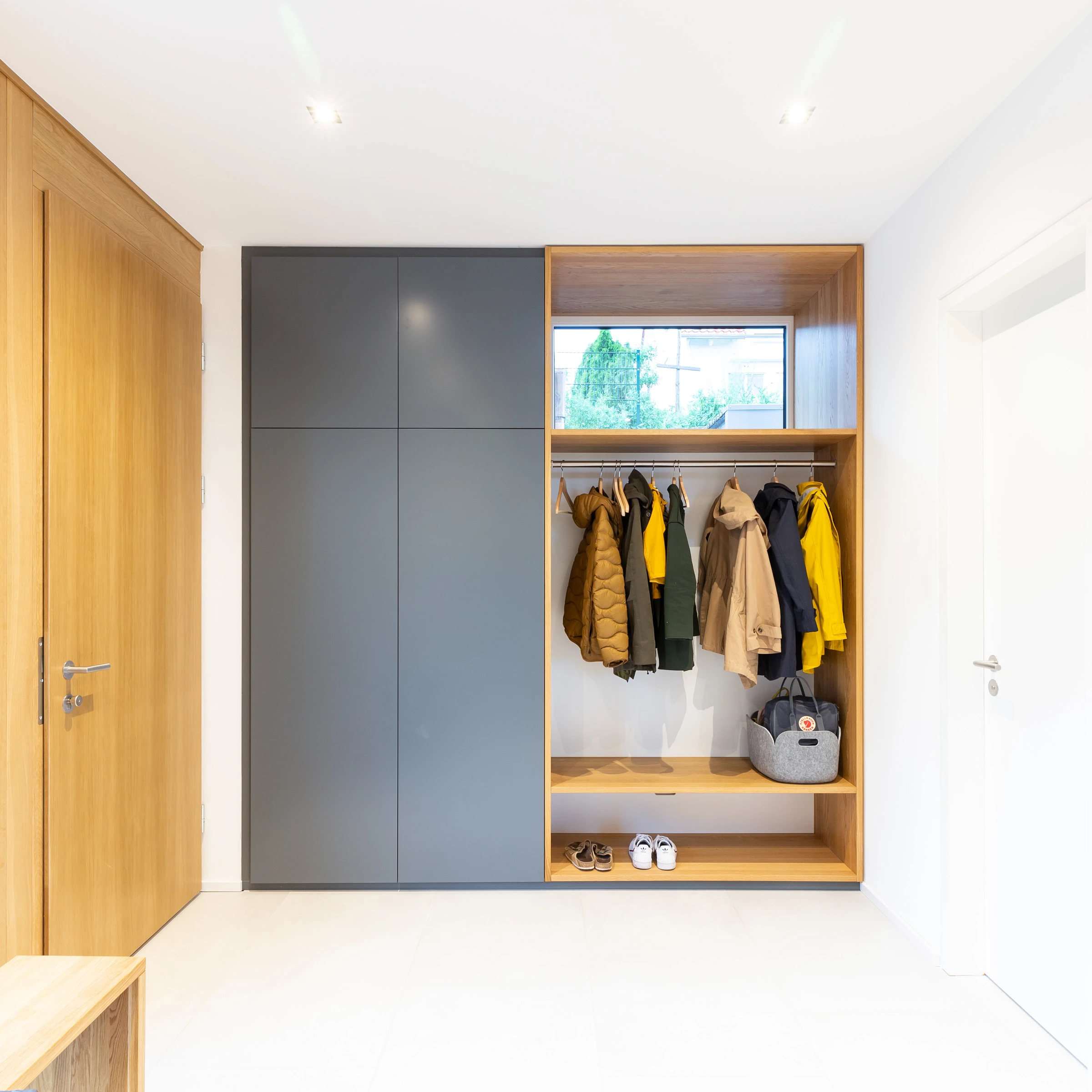 Innenansicht Flur Einfamilienhaus natürliche Oberflächen