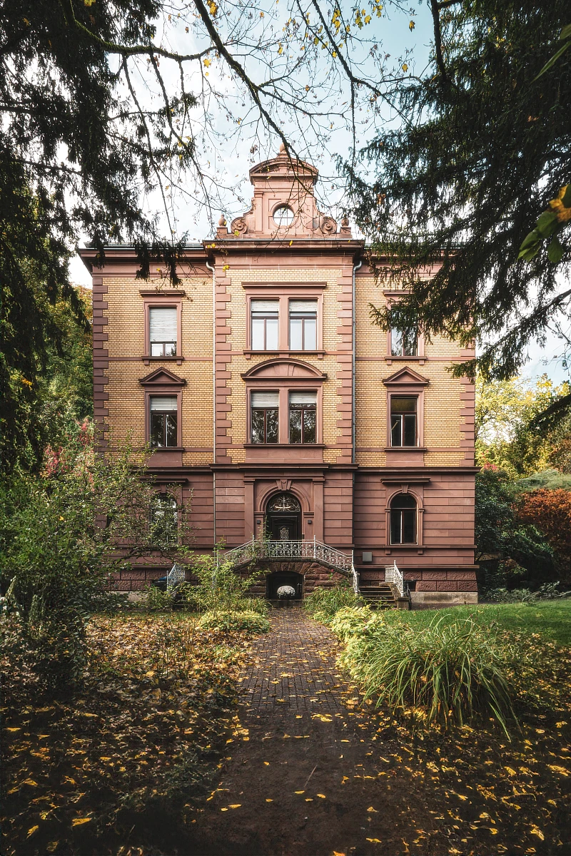 Bürogebäude Hetterich Architekten, Gründerzeitvilla mit Backsteinfassade