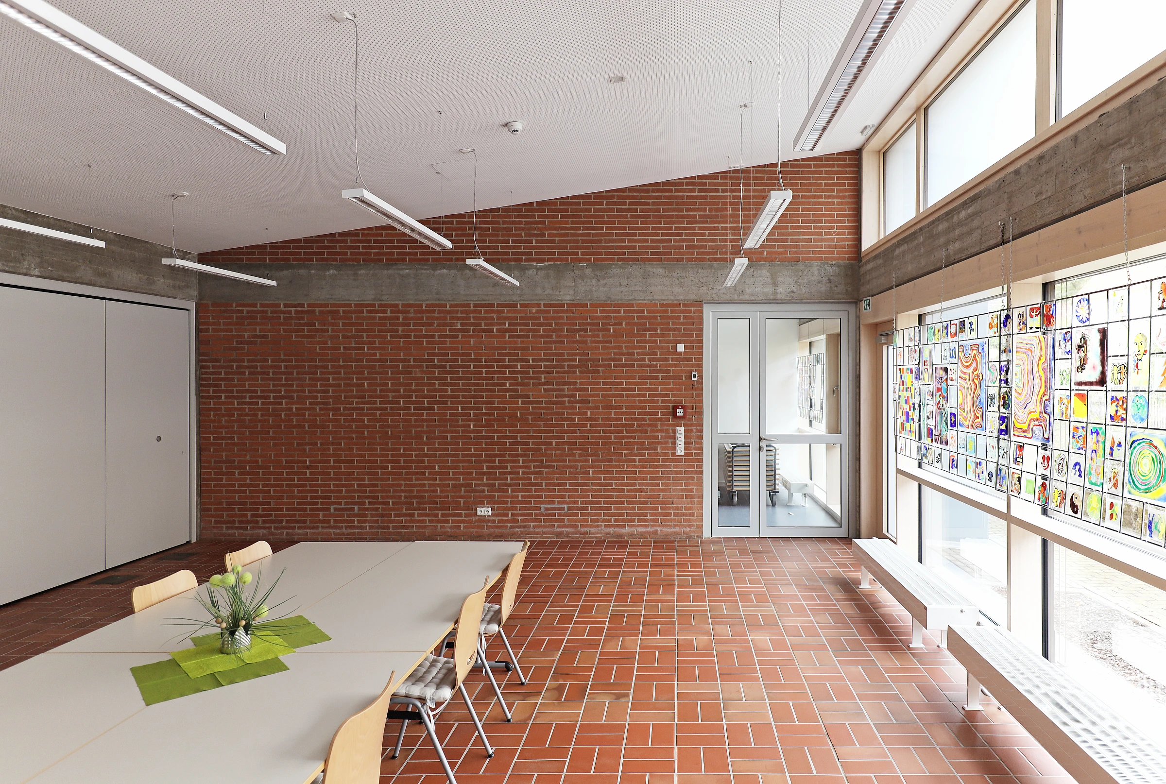 Innenansicht Foyer einer sanierten Schule