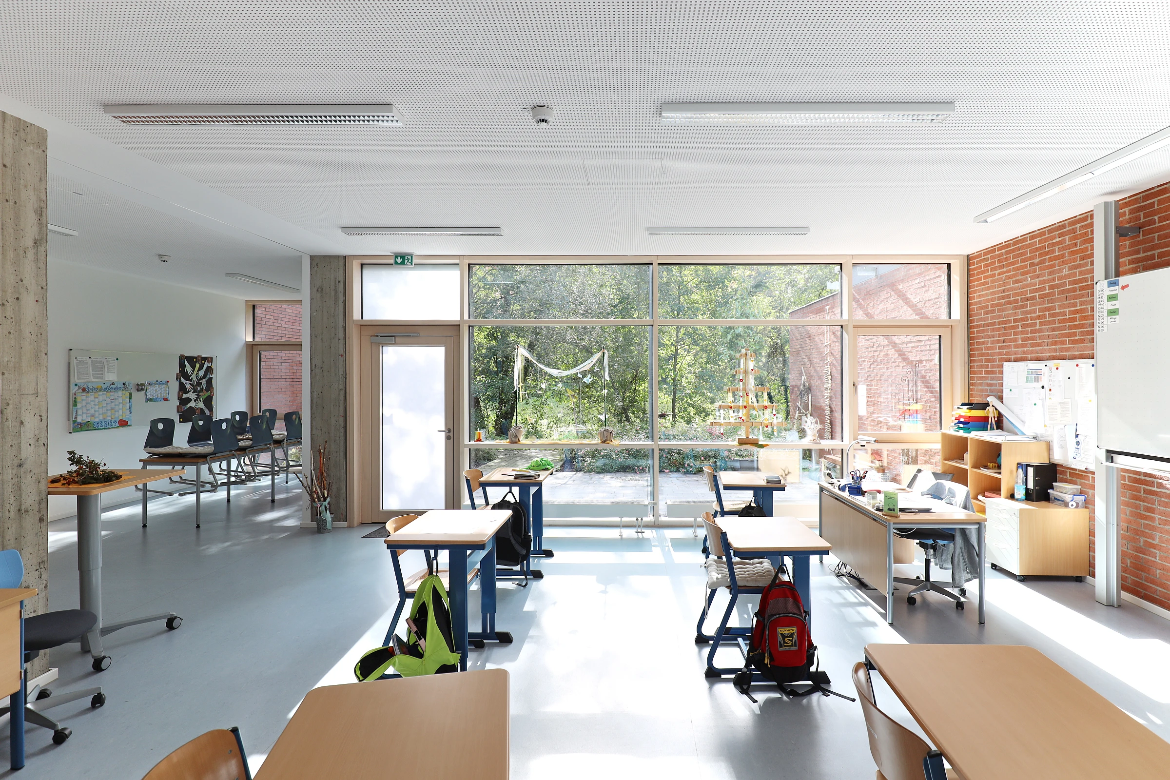 Innenansicht Klassenzimmer einer sanierten Schule