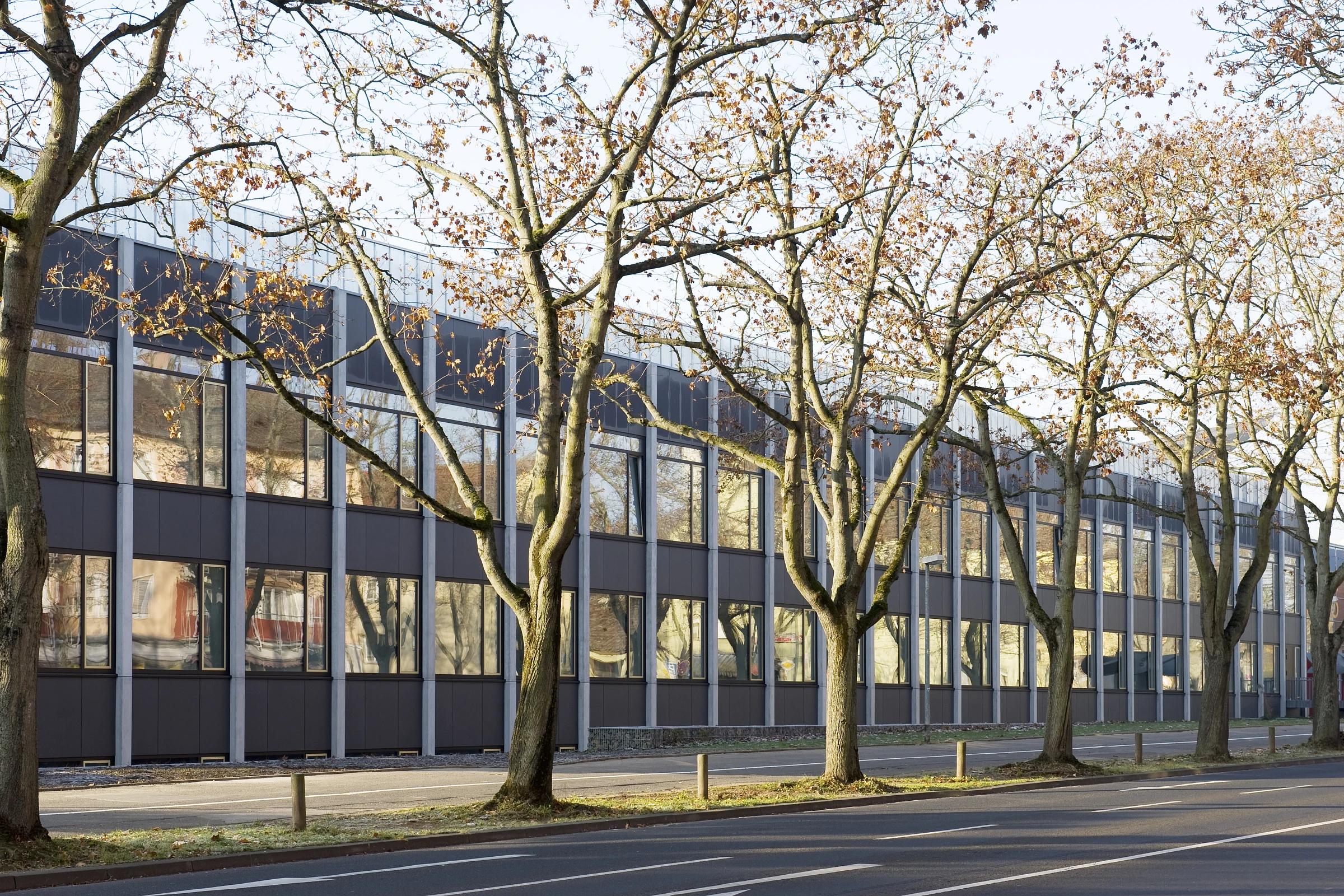 Hörsaalgebäude Sanierung gerasterte Fassade