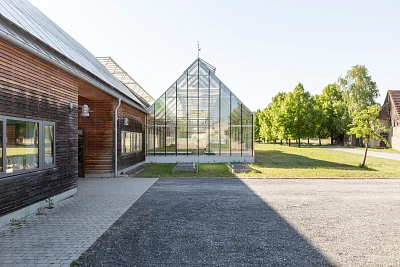Außenansicht eines landwirtschaftlichen Gewächshauses