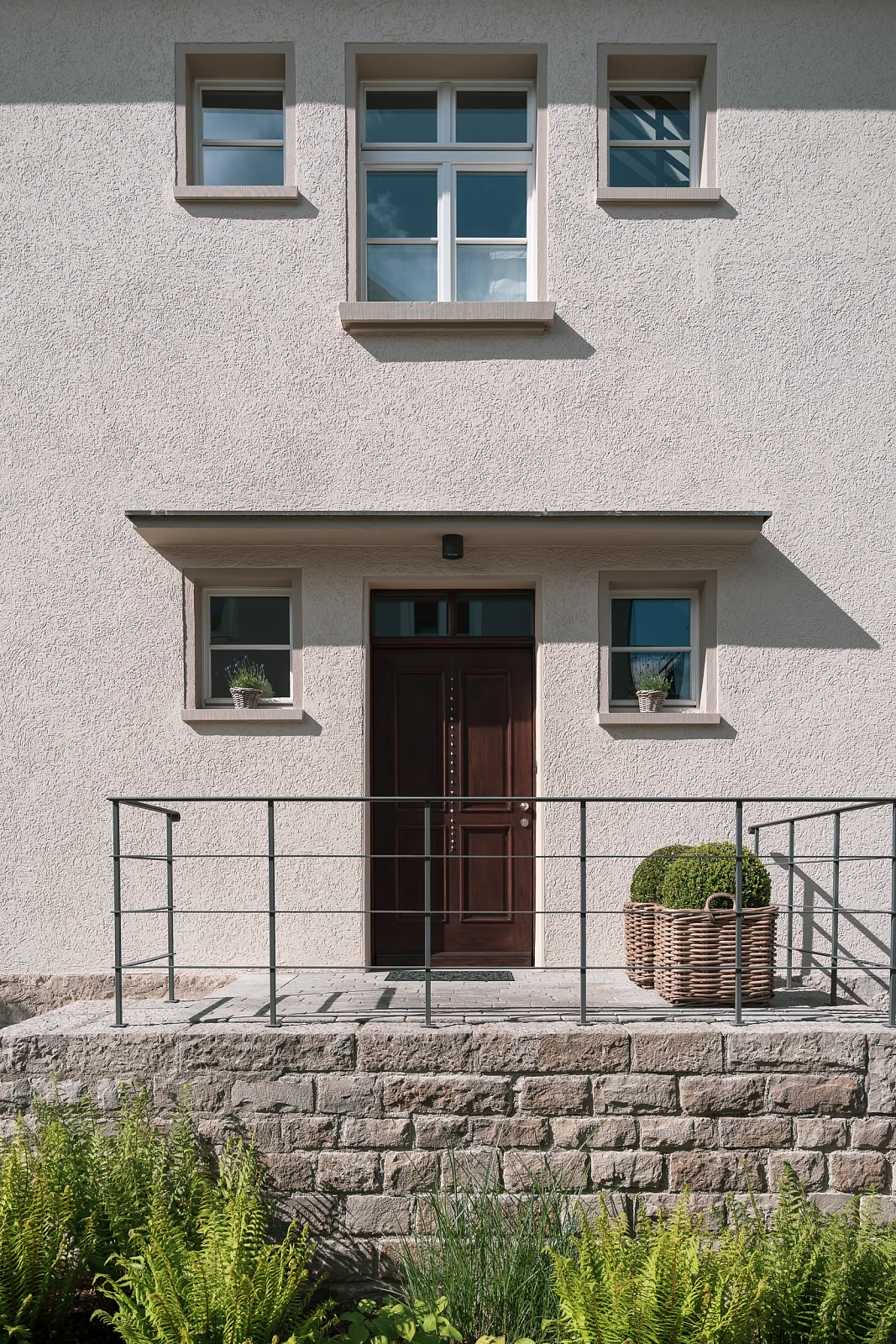 Außenansicht einer sanierten Innenstadtvilla